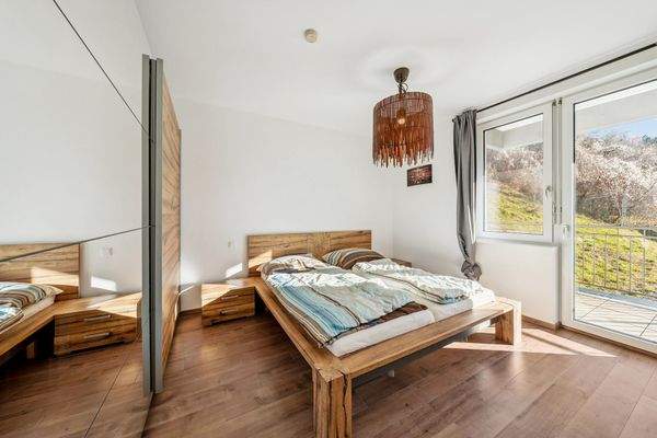 Schlafzimmer-Ostermiething