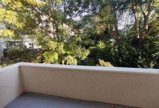 Überdachter ruhiger Balkon