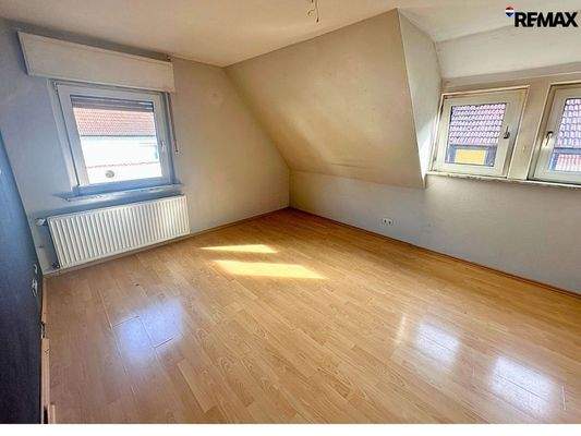 1.OG Schlafzimmer (2)