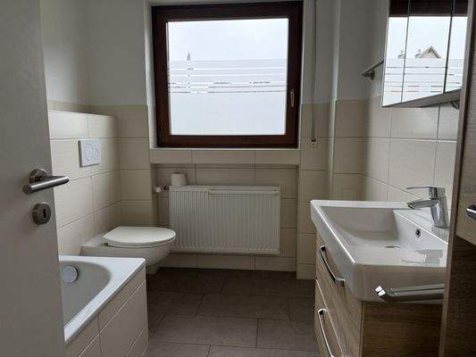 Wannenbad Whg EG links