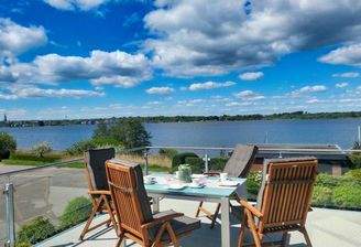 Seeterrasse mit Blick auf die Schlei