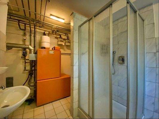 EG Heizung mit Dusche