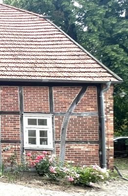 Gebogene Strebe-Einzigartikeit in Perfektion