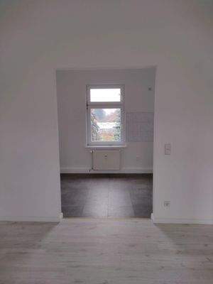 Blick vom Wohnzimmer in Küche