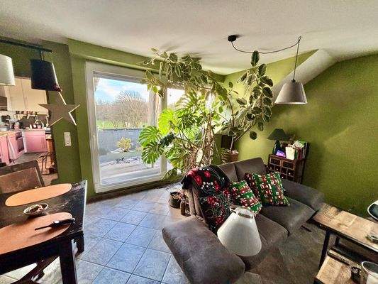 Wohnbereich mit Terrrassenausgang