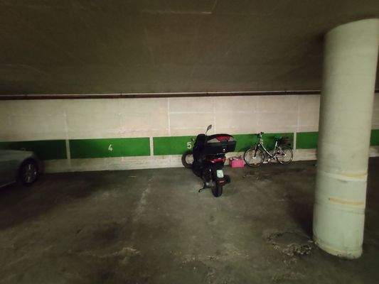 Tiefgaragenstellplatz