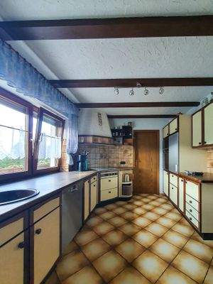 Küche mit direktem Zugang zur Speis