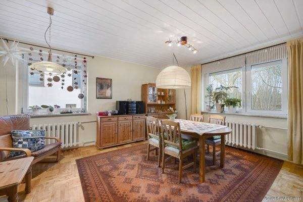 Esszimmer (früher aufgeteilt in 2 Kinderzimmer)