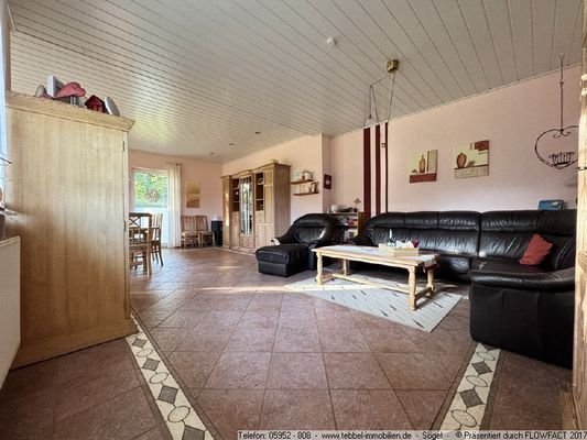 Wohn- und Esszimmer Bild II