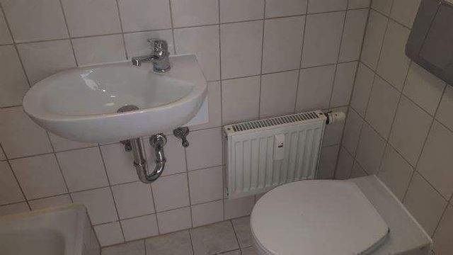 CORDULA IMMOBILIEN schöne 3 Raumwohnung mit Balkon und Dusche CORDULA 2249 - Photo 4