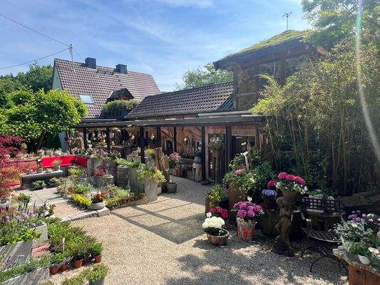 Ansicht Haus und Nebengebäude