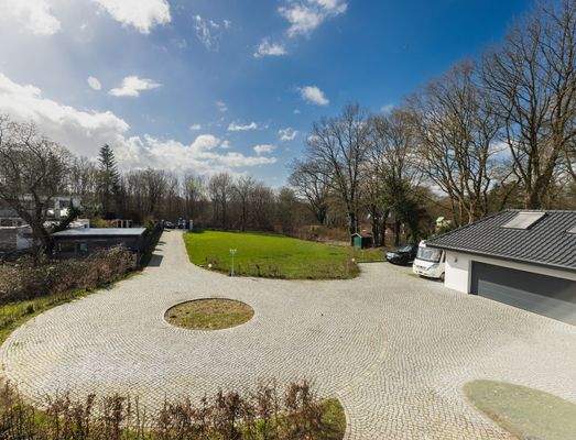 Viel Platz vor dem Haus