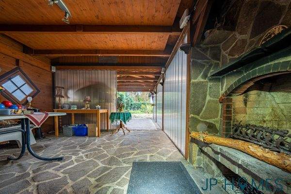 Nebengelass / Carport 