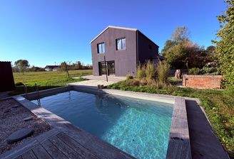 Süd-Ansicht mit Naturpool
