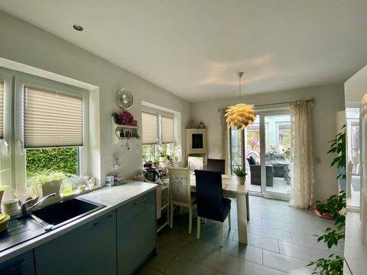 25) Bungalow, Küche, Essbereich