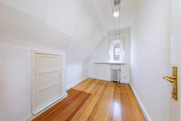 Praktisches halbes Zimmer