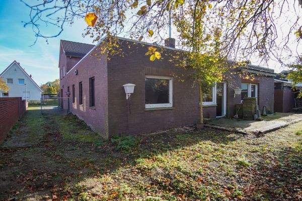 Garten und Rückseite Saal