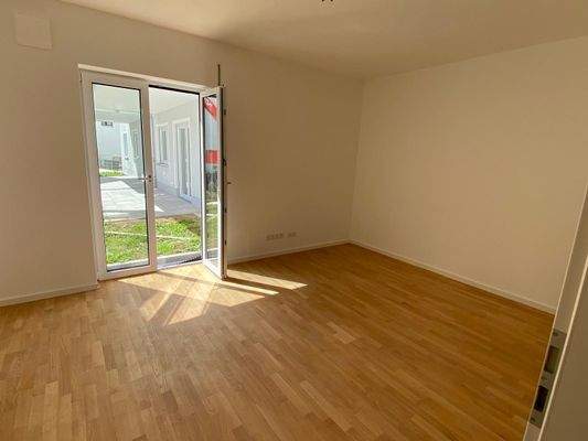 Kinderzimmer mit Gartenzugang.jpg