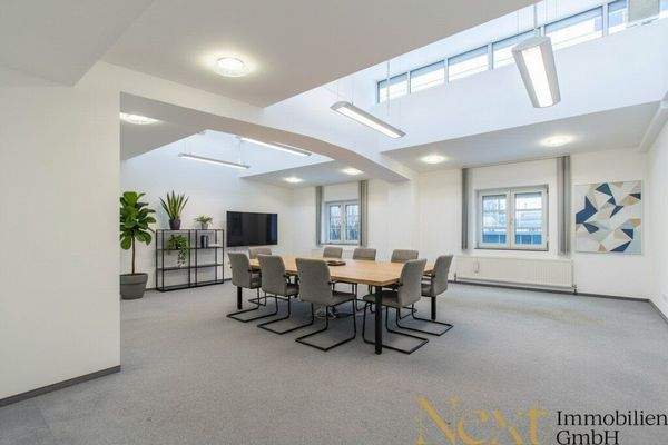 Bsp. Besprechungsraum - Visualisierung – Einrichtung mittels KI ergänzt