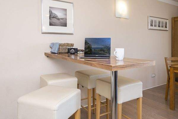 Tresen angrenzend zur Küche