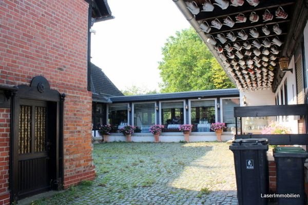 Drei-Seiten-Hof