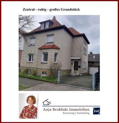 zentral, ruhig, großes Grundstück