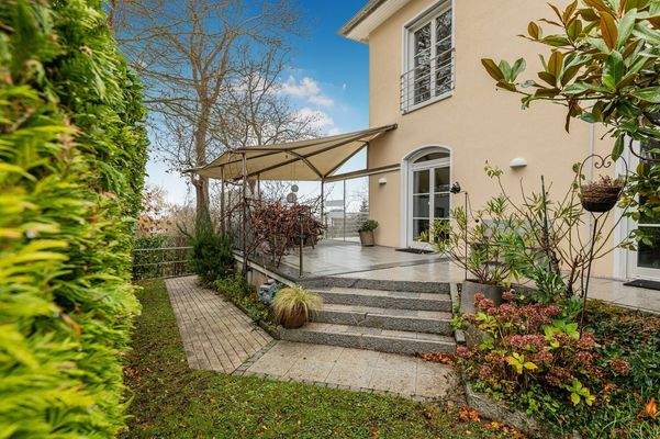 Weitere Terrassenfläche