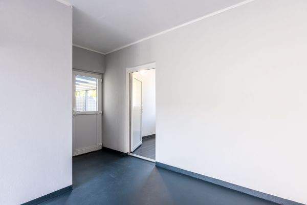 Garage Eingang Terrasse u. Waschküche