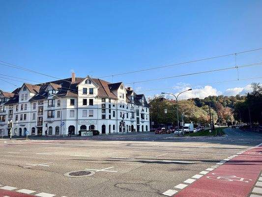 Außenansicht Wohn- und Geschäftshauses