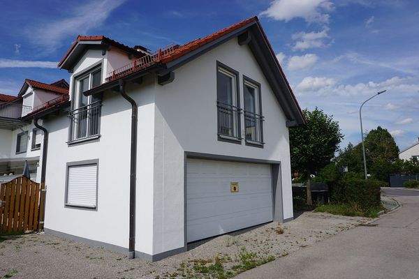 Doppelgarage mit Studio