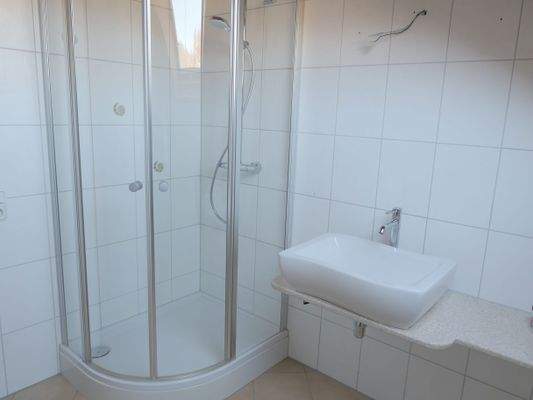 Tageslichtbad mit Dusche