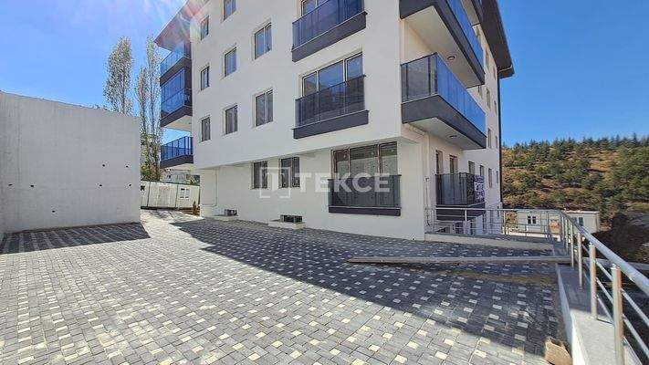 New Flats with Scenic Views and Easy Access in Çankaya Dikmen