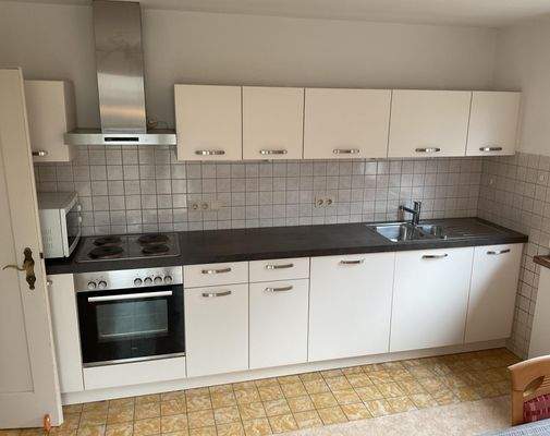 Küche mit Einbauküche