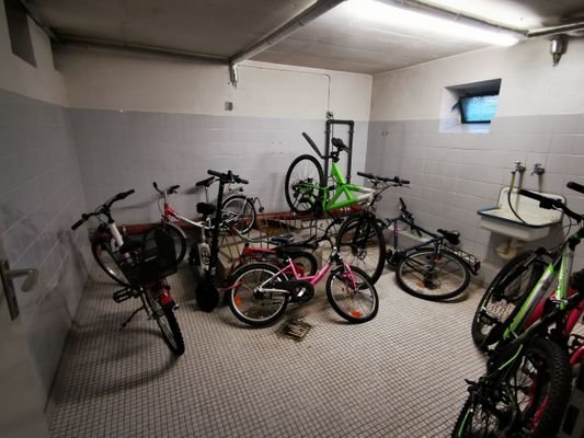 Gemeinschaftl. Fahrradkeller