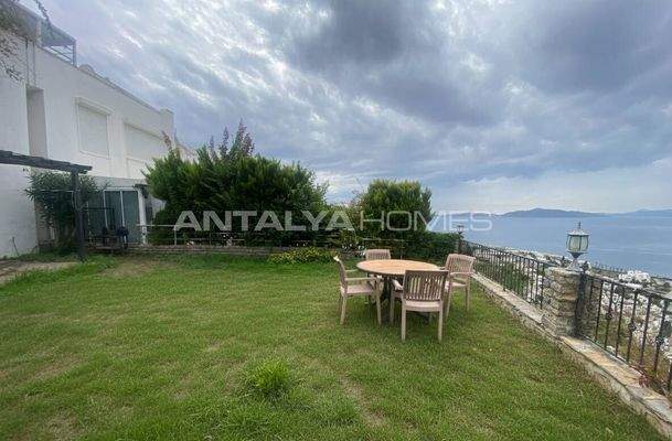 Sea-View Villa in a Complex with Private Beach in Bodrum