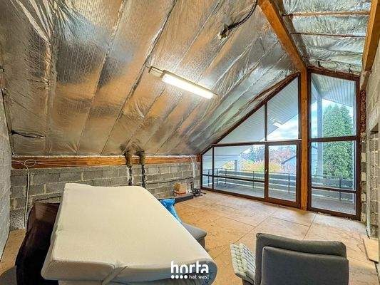 Nutzfläche DG mit Balkon