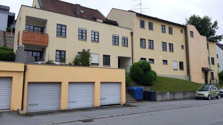 Hof PA  Aussen parken.jpg