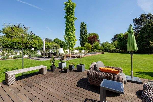 Terrasse vor dem Wohnraum