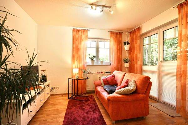 Wohnbereich mit Ausgang zur Terrasse