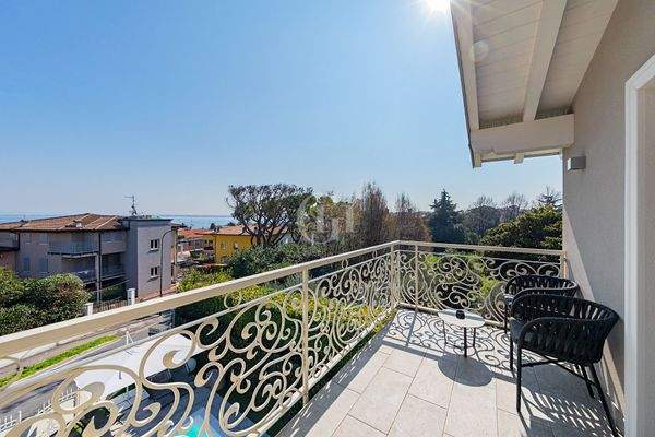 Terrasse Zimmer 1 im zweiten Stock