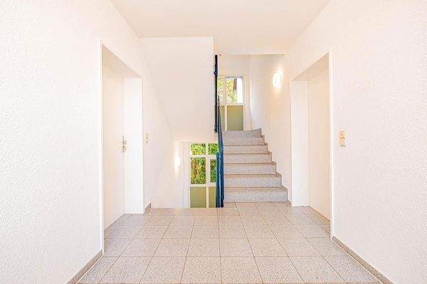 Lichtdurchfluteter Flur