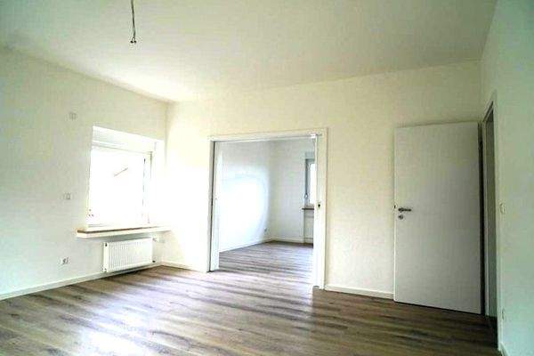 Wohnzimmer, Blick auf das Esszimmer 2.JPG