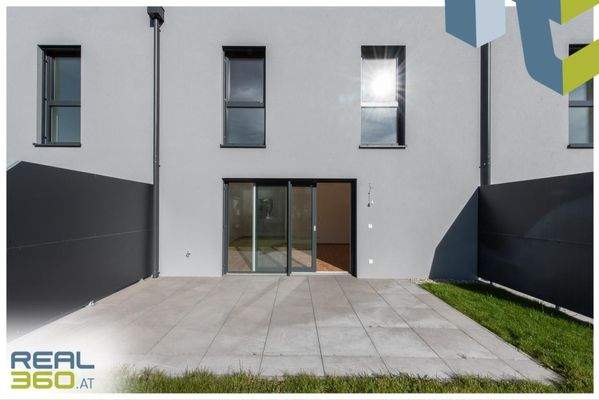 Blick von Außen Richung EG