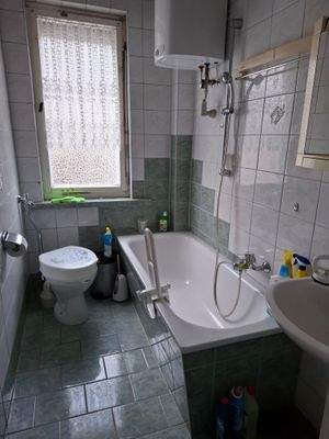 saniertes Bad im OG