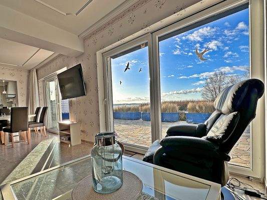 Chillout-Lounge mit Seeblick