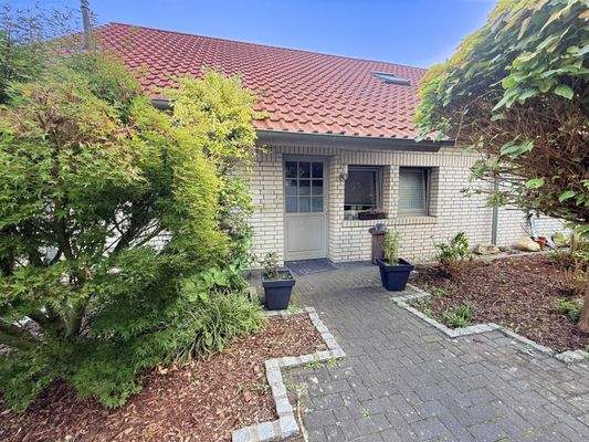 Vorderansicht (vordere Doppelhaushälfte)