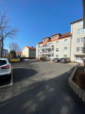 Innenhof + Stellplätze