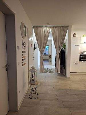 Flur- und Kochbereich