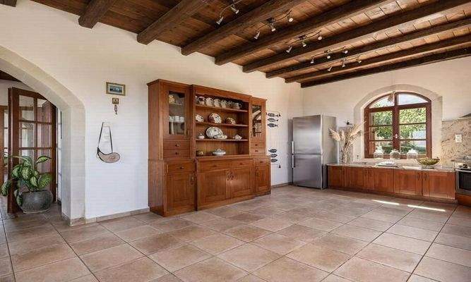 Kreta, Kournas: Luxuriöse Steinvilla mit Meer- und Bergblick