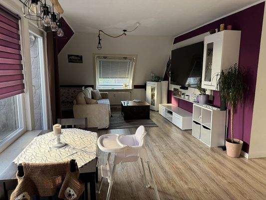 Wohn- und Esszimmer (1).JPG